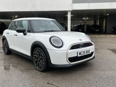 Usado Mini Cooper S Hatch 201 HP (147 kW) 2025 Branco Citadino