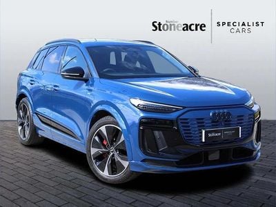 Begagnad Audi Q6 e-tron Performance 225 kW (306 HK) 2025 Blå SUV
