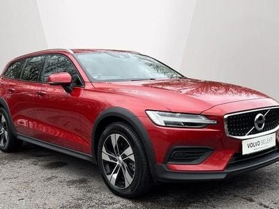 Used Volvo V60 CC 197 HP (144 kW) 2021 Red Estate
