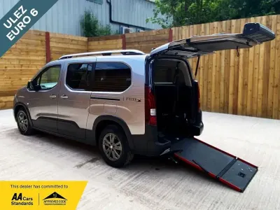 Używany Peugeot Rifter Access 131 KM (96 kW) 2022 Szary Minivan