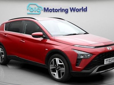 Begagnad Hyundai Bayon Premium 101 HK (74 kW) 2023 Röd SUV