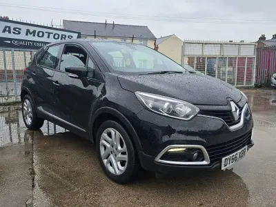Used Renault Captur Dynamique 90 HP (66 kW) 2016 Black SUV