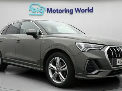 Używany Audi Q3 S-Line 150 KM (110 kW) 2022 Szary SUV