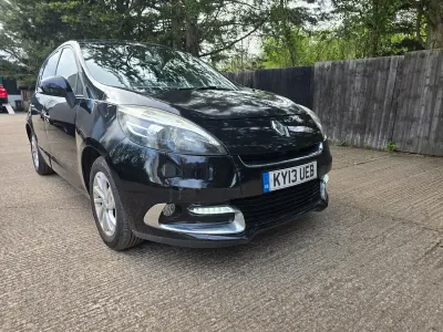 Usado Renault Scénic III Dynamique 110 CV (80 kW) 2013 Negro Monovolumen
