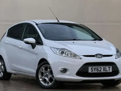 Used Ford Fiesta Zetec 82 HP (60 kW) 2012 White Hatchback