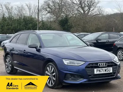 Usado Audi A4 Sport 163 CV (119 kW) 2021 Azul Familiar
