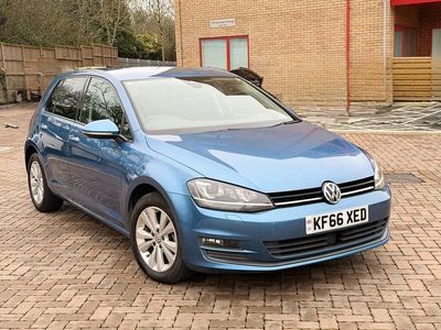 Used VW Golf VII Comfortline 85 HP (62 kW) 2016 Blue Hatchback