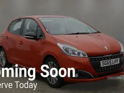 Used Peugeot 208 Active 82 HP (60 kW) 2015 Orange Hatchback