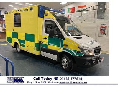 Used Mercedes Sprinter 190 HP (139 kW) 2015 Yellow Van