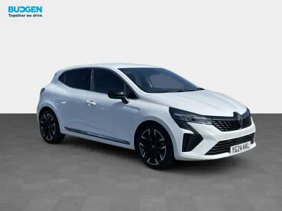 Used Renault Clio Techno 90 HP (66 kW) 2024 White Hatchback