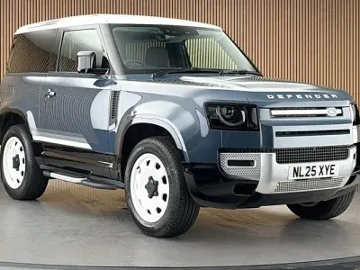 Used Land Rover Defender S 350 HP (257 kW) 2024 Nebelquell blue SUV