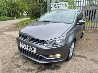 Usado VW Polo Edition 90 CV (66 kW) 2017 Gris Utilitario