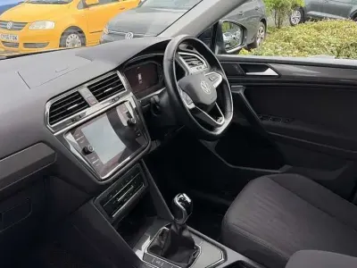Usado VW Tiguan Life 150 HP (110 kW) 2023 Azul SUV