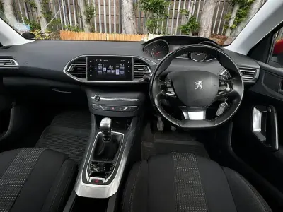 Used Peugeot 308 Allure 2015 Red Hatchback