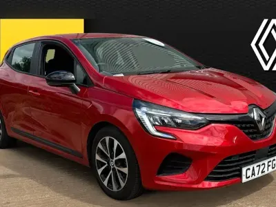 Used Renault Clio Evolution 90 HP (66 kW) 2022 Red Hatchback