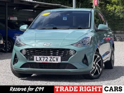 Used Hyundai i10 Premium 67 HP (49 kW) 2023 Green Hatchback