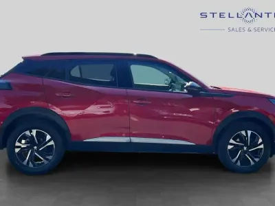 Used Peugeot 2008 Allure+ 100 HP (73 kW) 2022 Red SUV