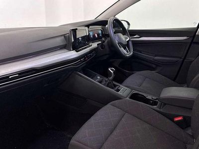 Używany VW Golf VIII Life 115 KM (84 kW) 2023 Niebieski Hatchback