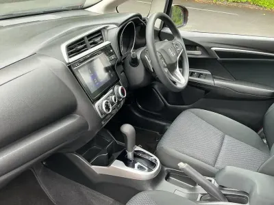 Used Honda Jazz SE 102 HP (75 kW) 2019 Red Hatchback