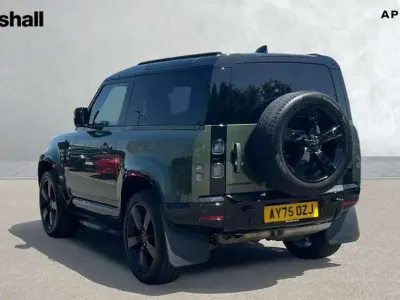 Used Land Rover Defender SE Dynamic 249 HP (183 kW) 2025 Woolstone green SUV