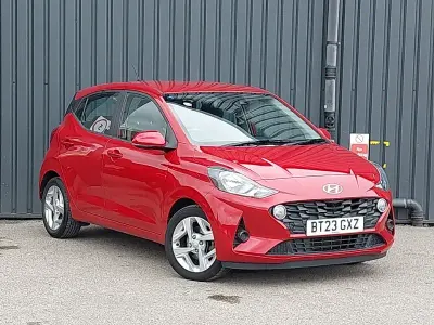 Used Hyundai i10 SE 67 HP (49 kW) 2023 Red Hatchback