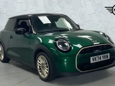 Used Mini Cooper Hatch 154 HP (113 kW) 2024 Green Hatchback