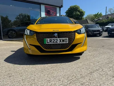 Second-hand Peugeot e-208 GT 98 kW (134 CP) 2022 Galben Hatchback