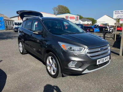 Usado Ford Kuga Titanium 180 HP (132 kW) 2017 Cinzento SUV
