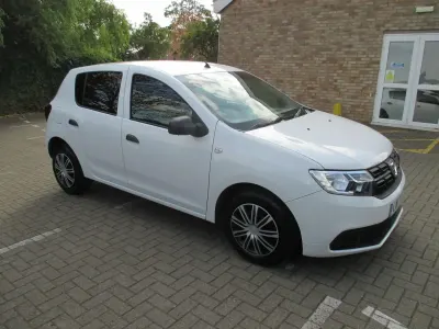Used Dacia Sandero Ambiance 71 HP (52 kW) 2017 White Hatchback