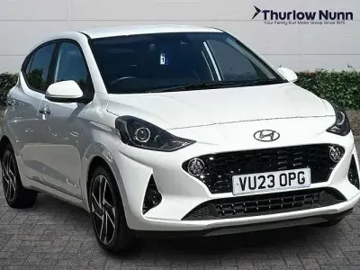 Used Hyundai i10 Premium 84 HP (61 kW) 2023 White Hatchback