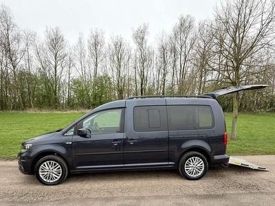 Begagnad VW Caddy Life 122 HK (89 kW) 2020 Blå Minibuss