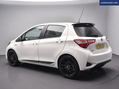 Used Toyota Yaris Sport 100 HP (73 kW) 2020 White Hatchback