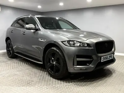 Używany Jaguar F-Pace R-Sport 180 KM (132 kW) 2016 Szary SUV