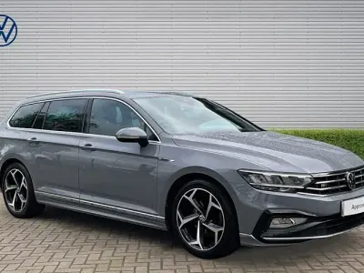 Begagnad VW Passat R-line 150 HK (110 kW) 2023 Grå Kombi