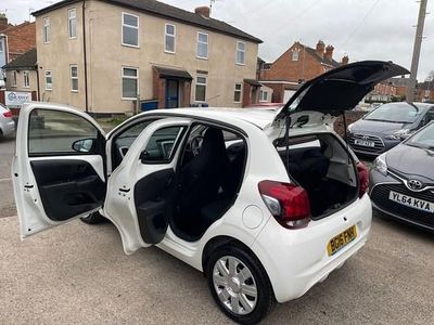 Used Peugeot 108 Active 68 HP (50 kW) 2016 White Hatchback