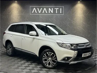 Used Mitsubishi Outlander 150 HP (110 kW) 2018 White SUV