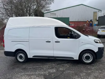 Used Vauxhall Vivaro 100 HP (73 kW) 2023 White MPV