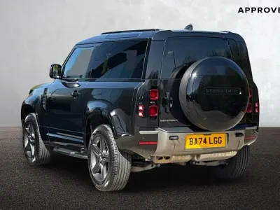 Usado Land Rover Defender SE Dynamic 250 HP (183 kW) 2024 Preto SUV