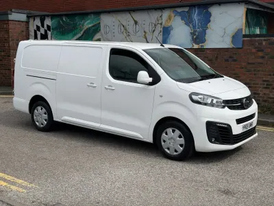 Gebraucht Vauxhall Vivaro Sportive 100 PS (73 kW) 2019 Weiß Van / Kleinbus