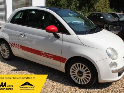 Used Fiat 500 Lounge 75 HP (55 kW) 2011 White Hatchback