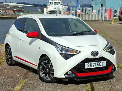 Used Toyota Aygo Trend 72 HP (52 kW) 2021 White Hatchback