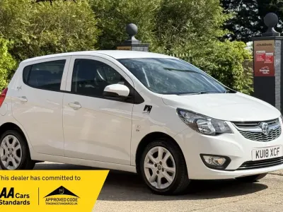 Used Vauxhall Viva 75 HP (55 kW) 2018 White Hatchback