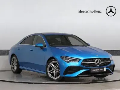 Begagnad Mercedes CLA180 Executive 136 HK (100 kW) 2025 Blå Sedan
