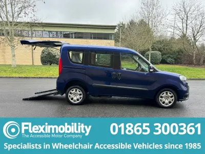 Used Fiat Doblò Easy 95 HP (69 kW) 2017 Blue MPV