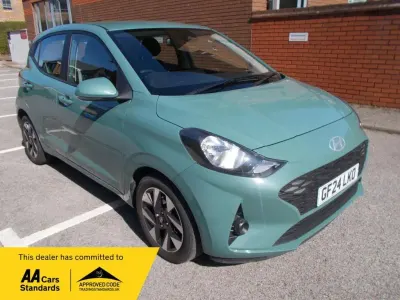 Gebraucht Hyundai i10 Advanced 84 PS (61 kW) 2024 Grün Kleinwagen