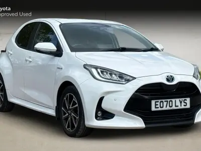 Second-hand Toyota Yaris Hybrid Design 2020 Alb Hatchback