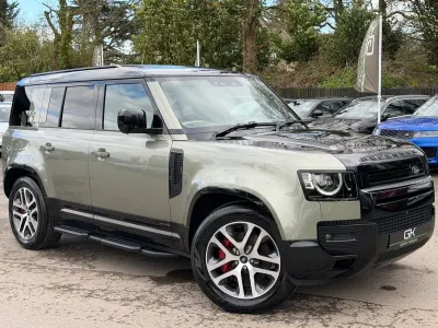 Used Land Rover Defender 300 HP (220 kW) 2024 Green SUV