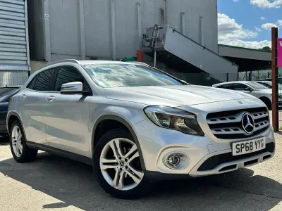 Usado Mercedes GLA200 156 HP (114 kW) 2018 Prateado SUV