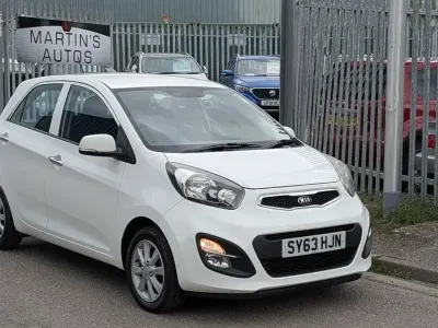Used Kia Picanto 85 HP (62 kW) 2013 White Hatchback