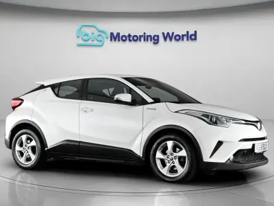 Second-hand Toyota C-HR 122 CP (89 kW) 2019 Alb SUV